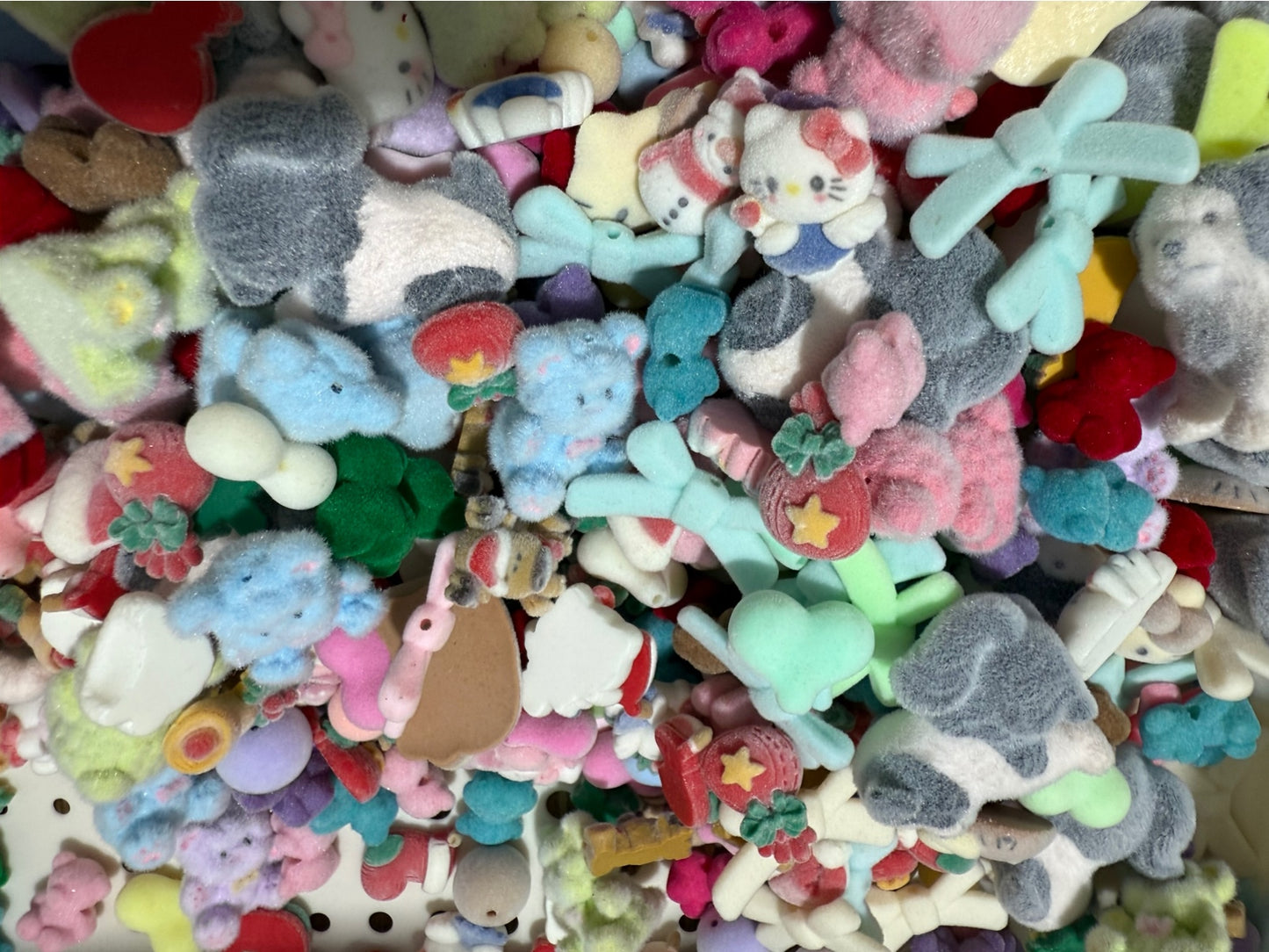 {NEW ARRIVAL} Cute further flocked beads