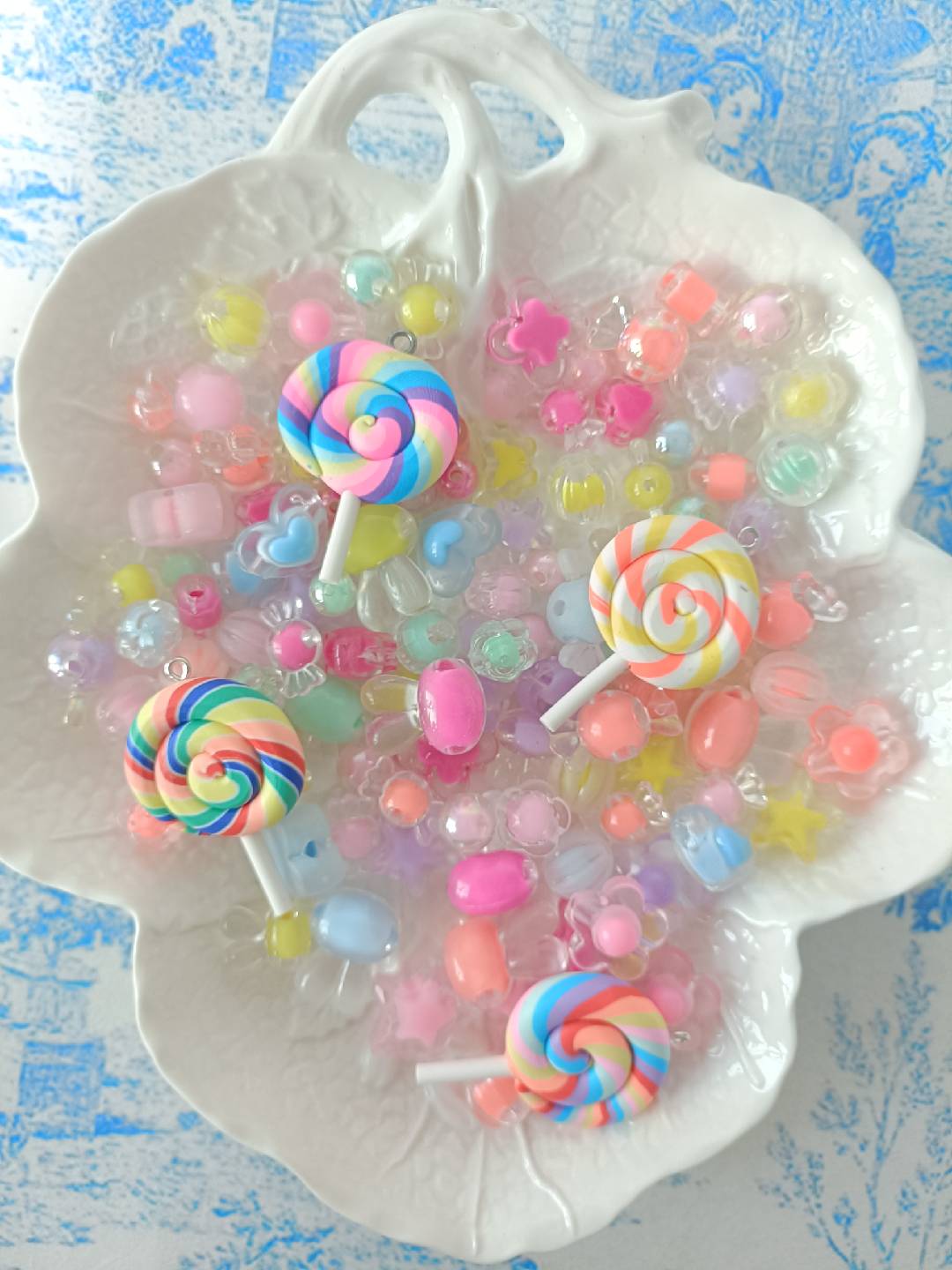 (NEW) Mix of Colorful Candies and Lollipop
