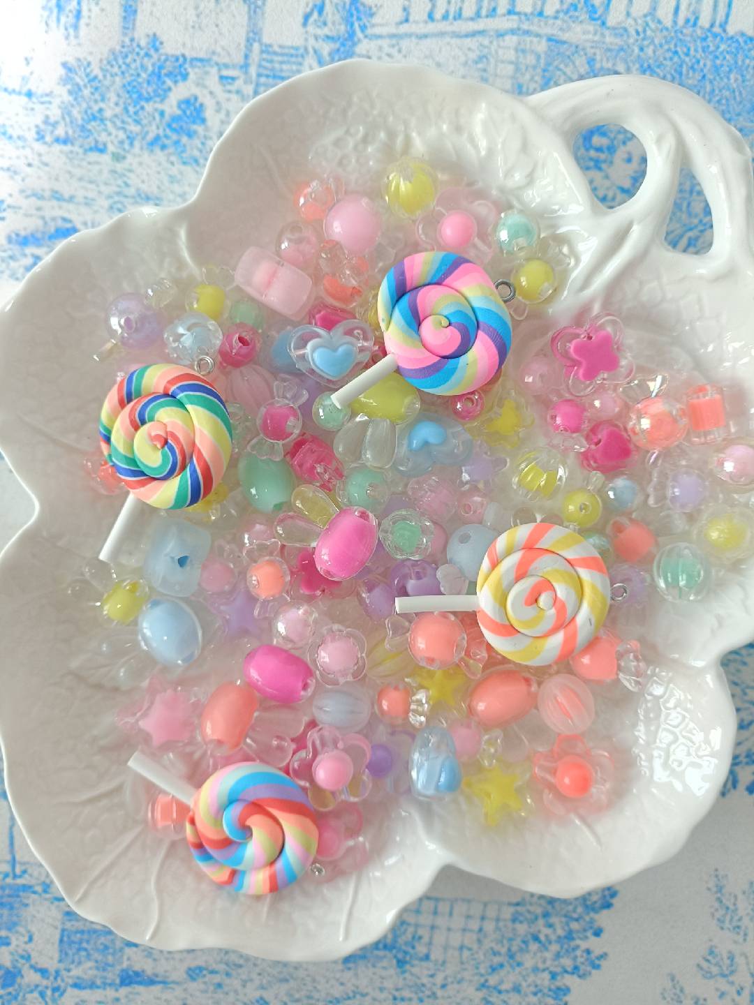 (NEW) Mix of Colorful Candies and Lollipop